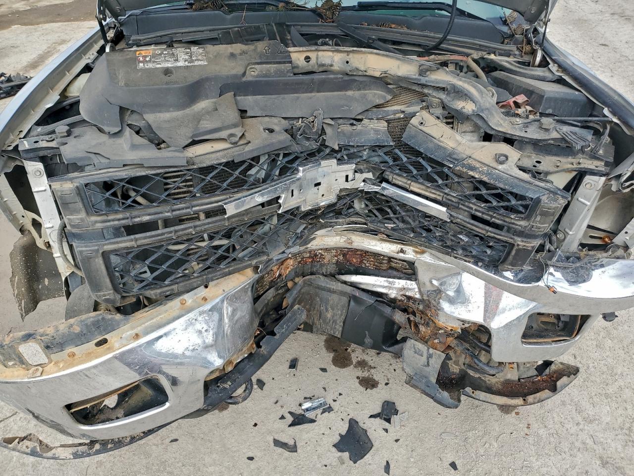 Chevrolet Silverado K2500 Heavy Duty Ltz Image 9