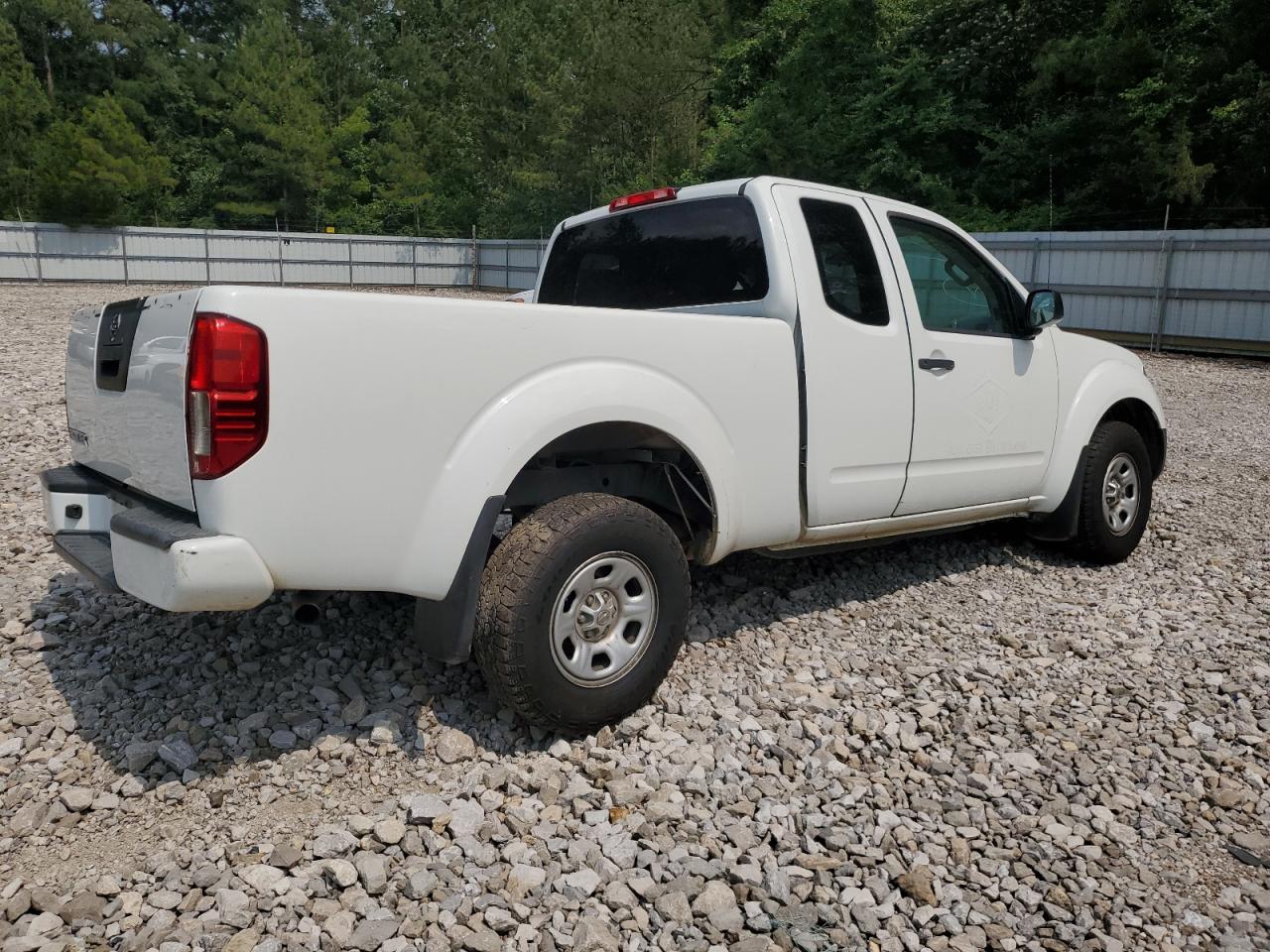 Nissan Frontier S Image 9