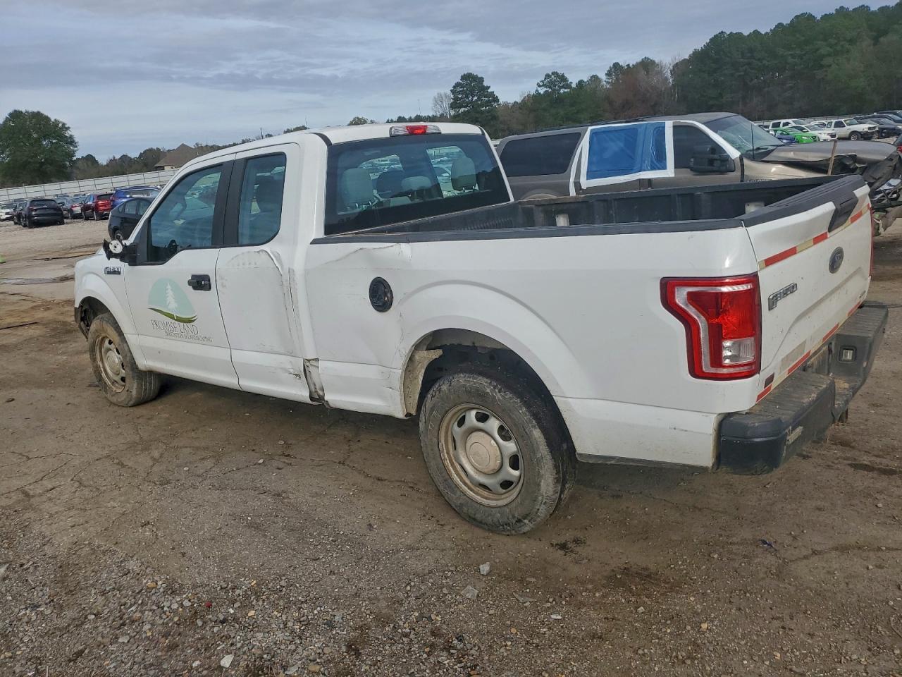Ford F-150 Super Cab Image 2
