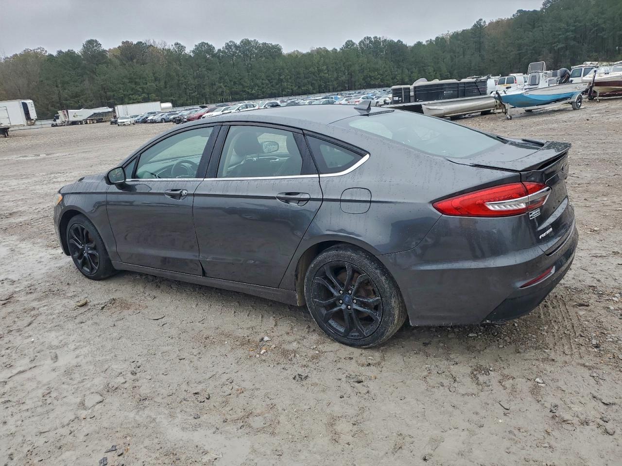 Ford Fusion Se Image 8