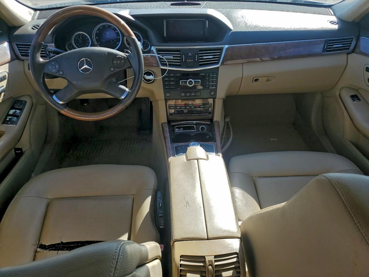 Mercedes-Benz E-Class 350 Image 8