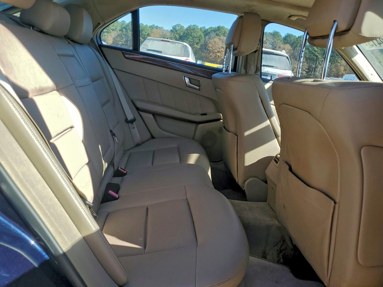 Mercedes-Benz E-Class 350 Image 5