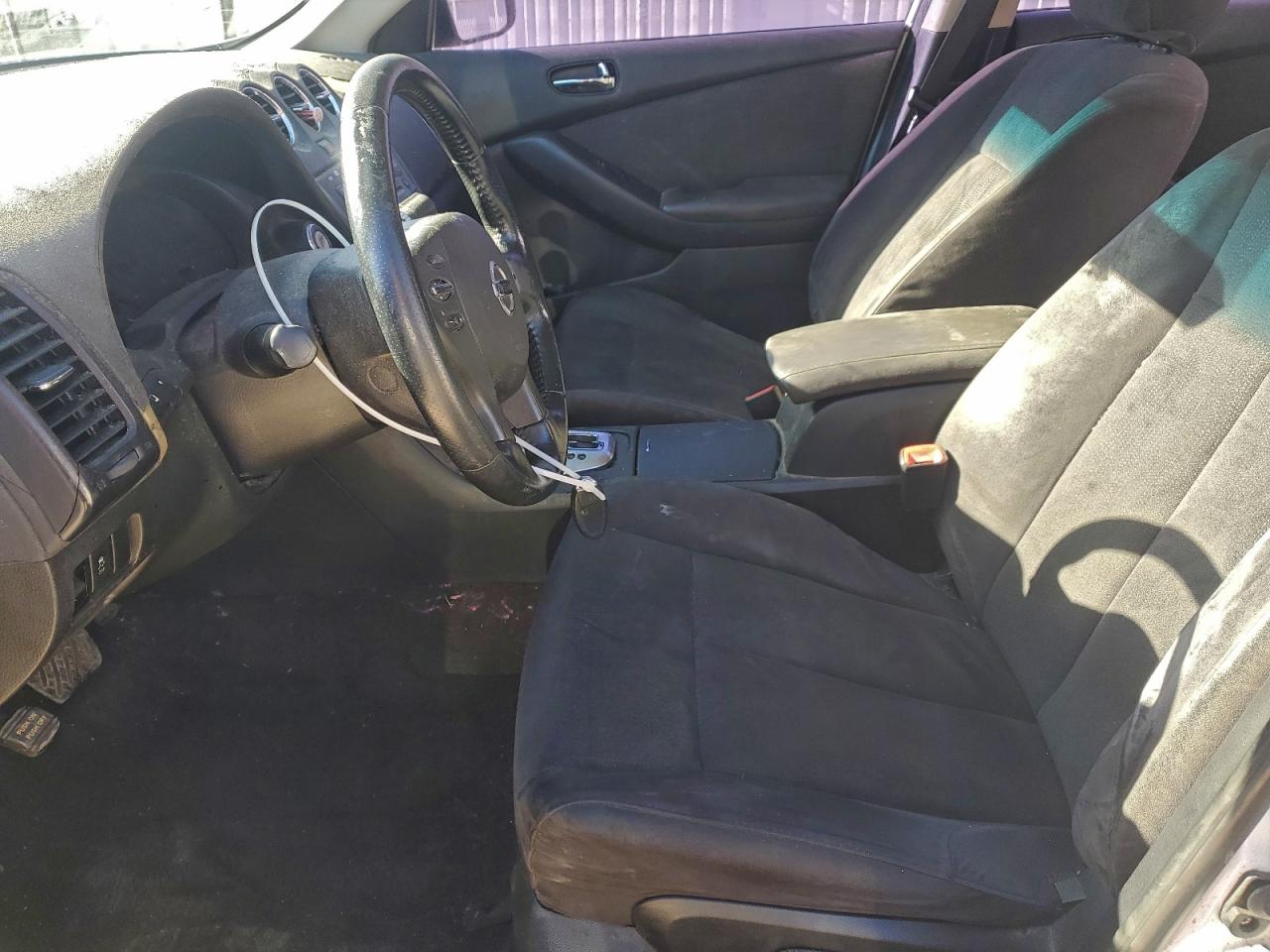 Nissan Altima Base Image 7