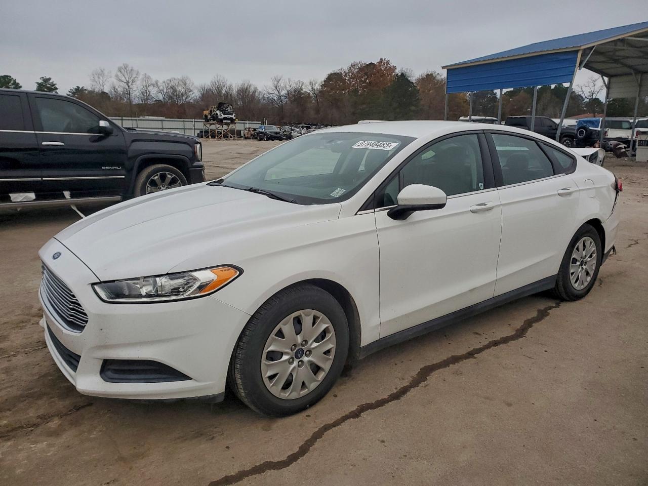 Ford Fusion S Image 1