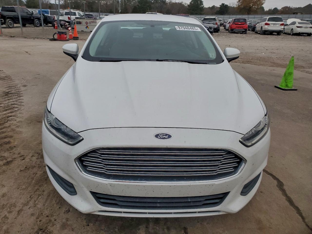 Ford Fusion S Image 4