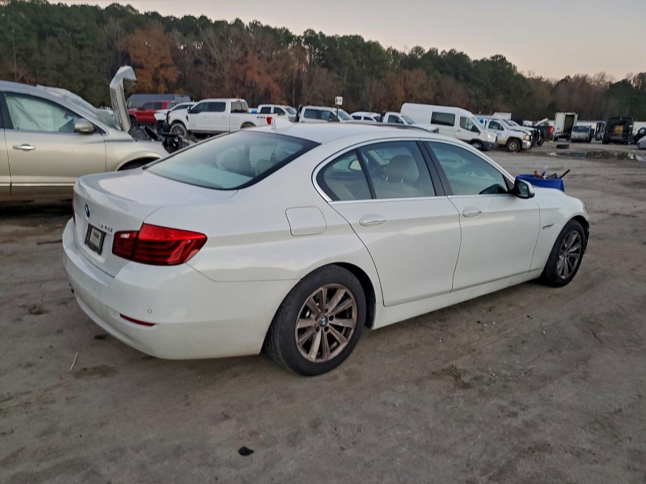 BMW 5 Series I Image 3