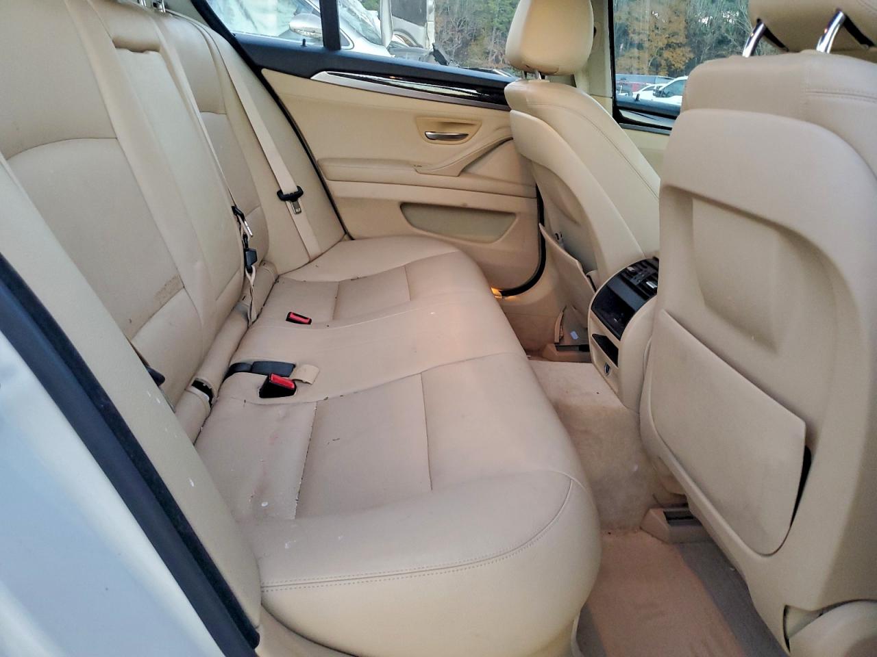 BMW 5 Series I Image 8