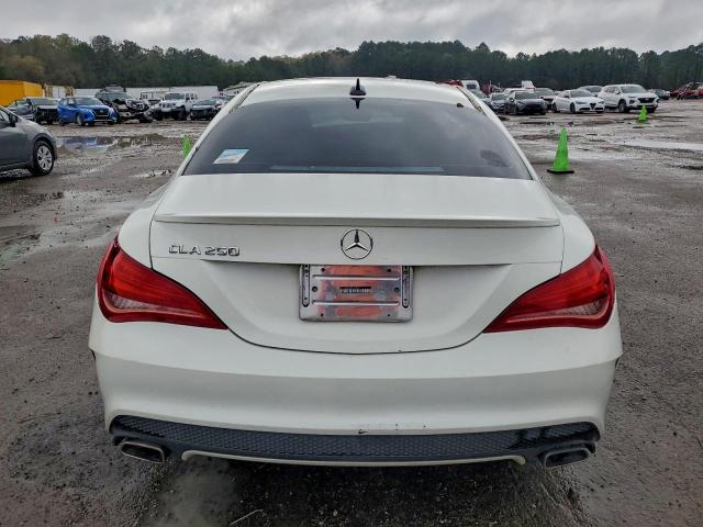 Mercedes-Benz Cla-class 250 Image 12