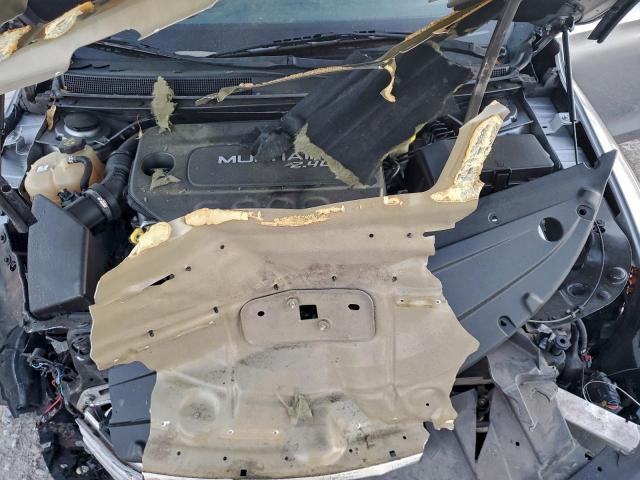 Chrysler 200 Limited Image 5