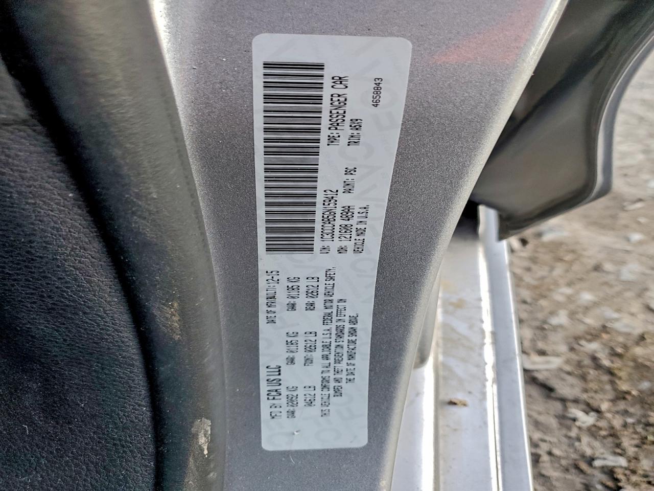 Chrysler 200 Limited Image 13