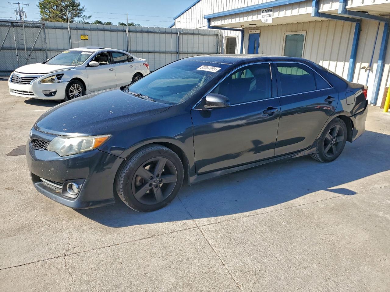 Toyota Camry L Image 1