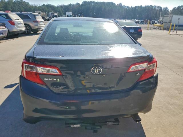Toyota Camry L Image 12