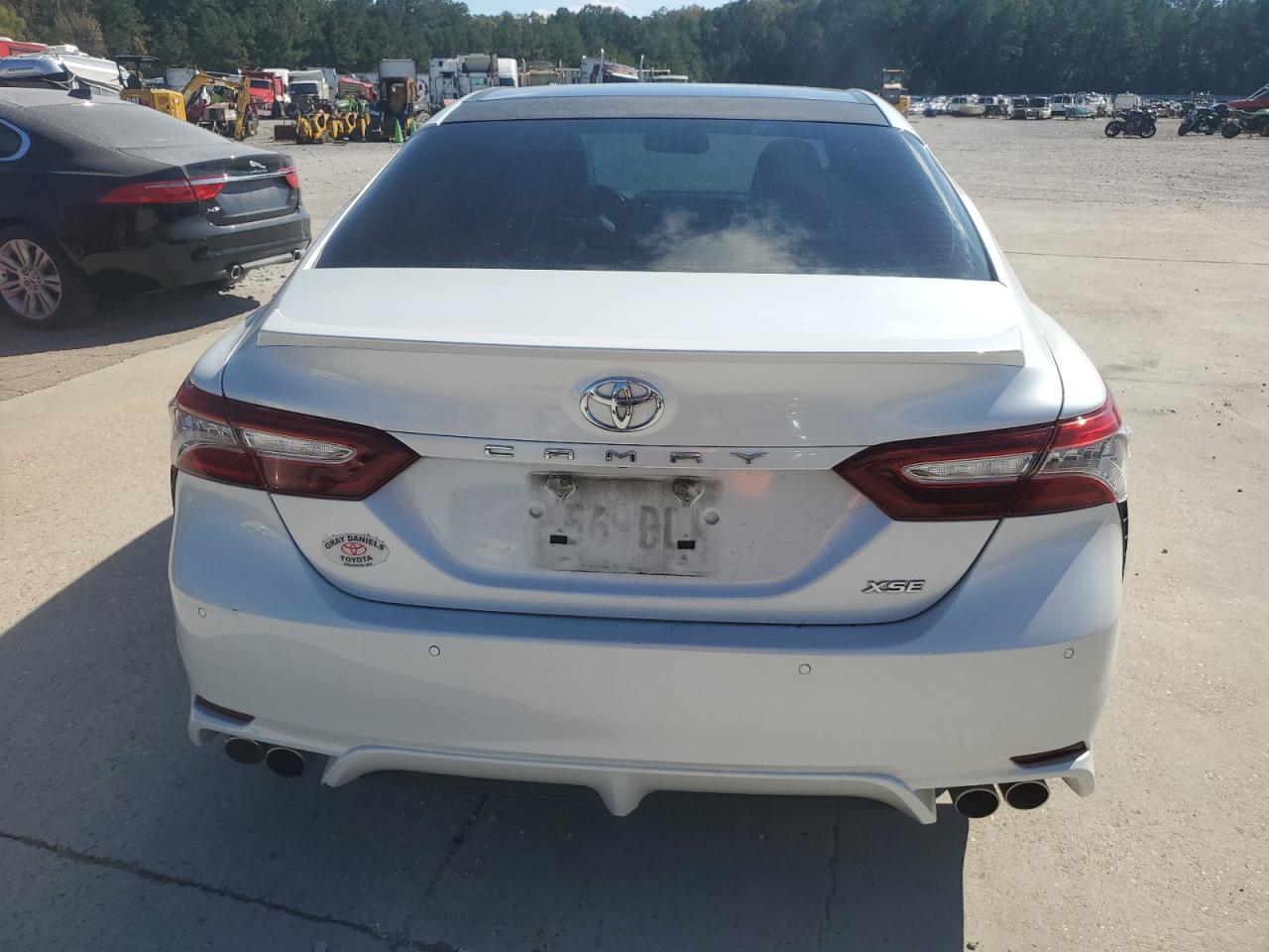 Toyota Camry Xse Image 8