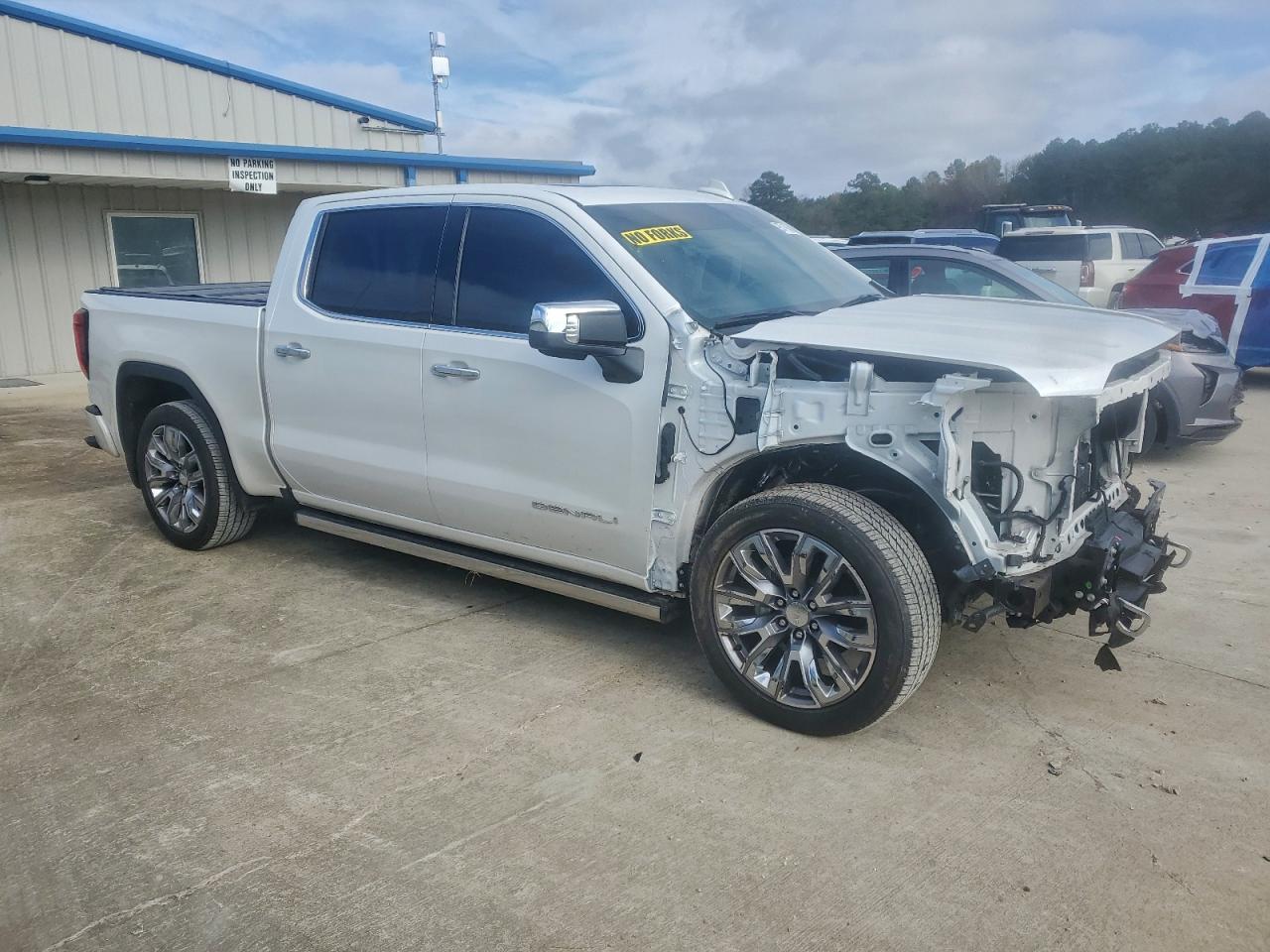 GMC Sierra C1500 Denali Image 2