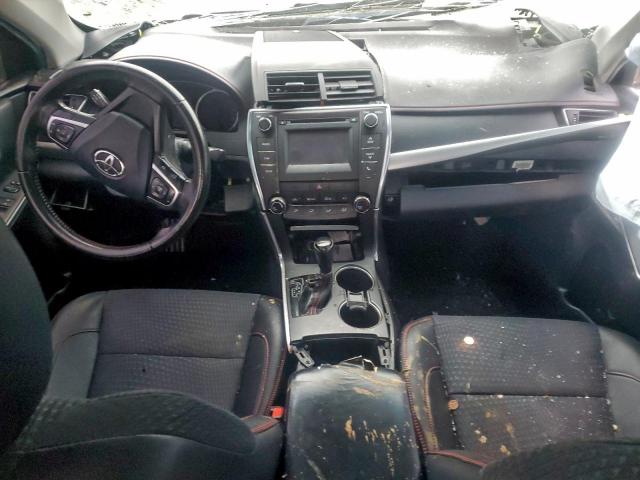 Toyota Camry Le Image 8