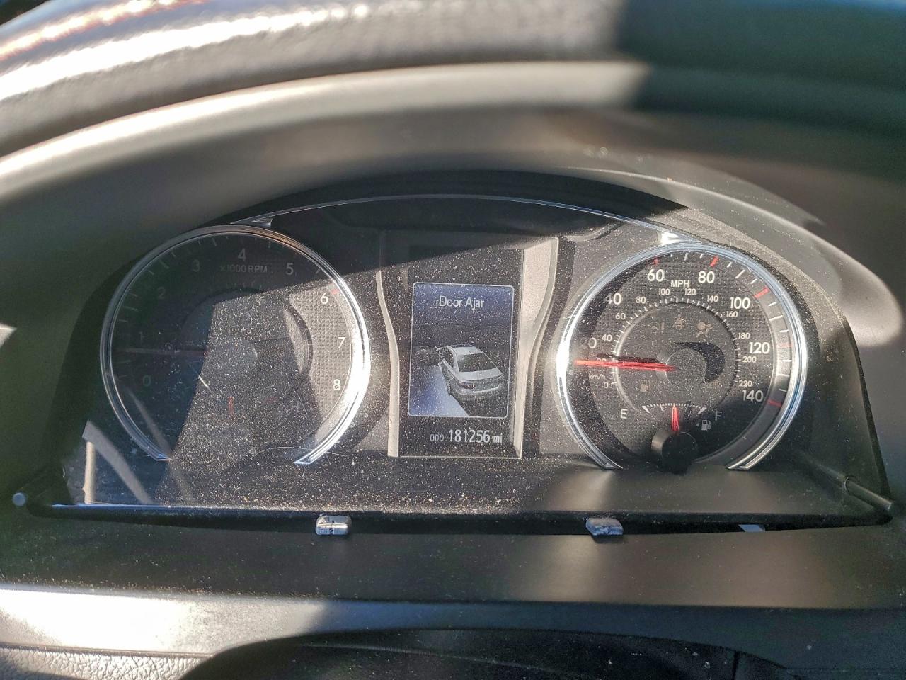 Toyota Camry Le Image 7