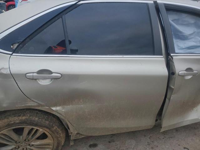 Toyota Camry Le Image 12