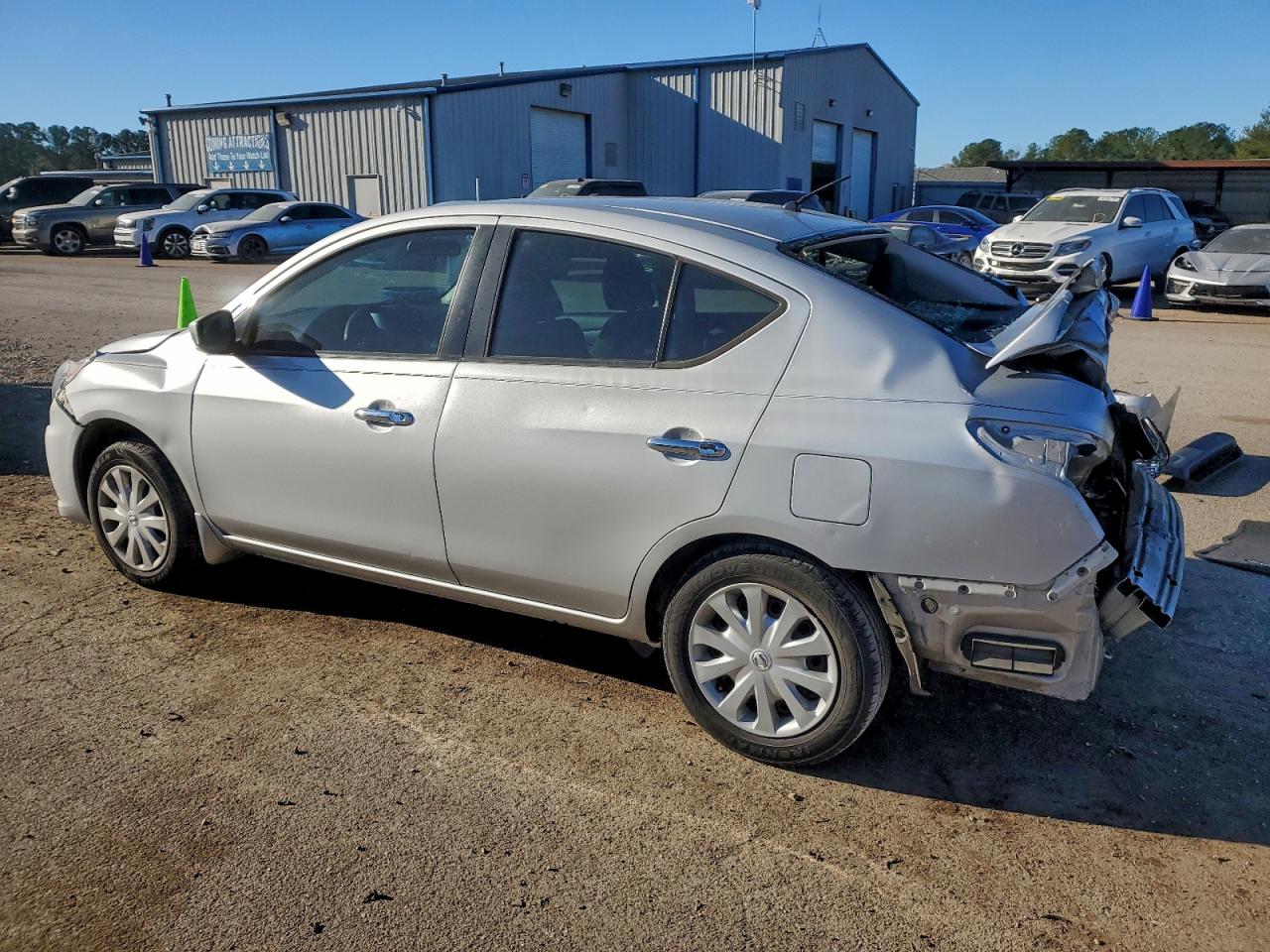 Nissan Versa S Image 5