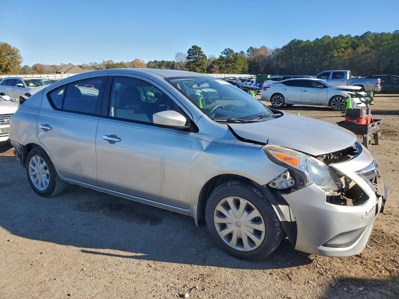 Nissan Versa S Image 3