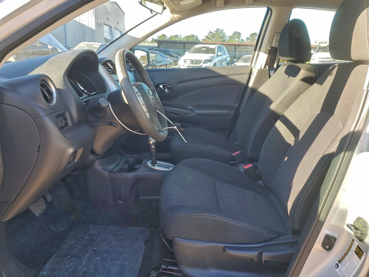 Nissan Versa S Image 2