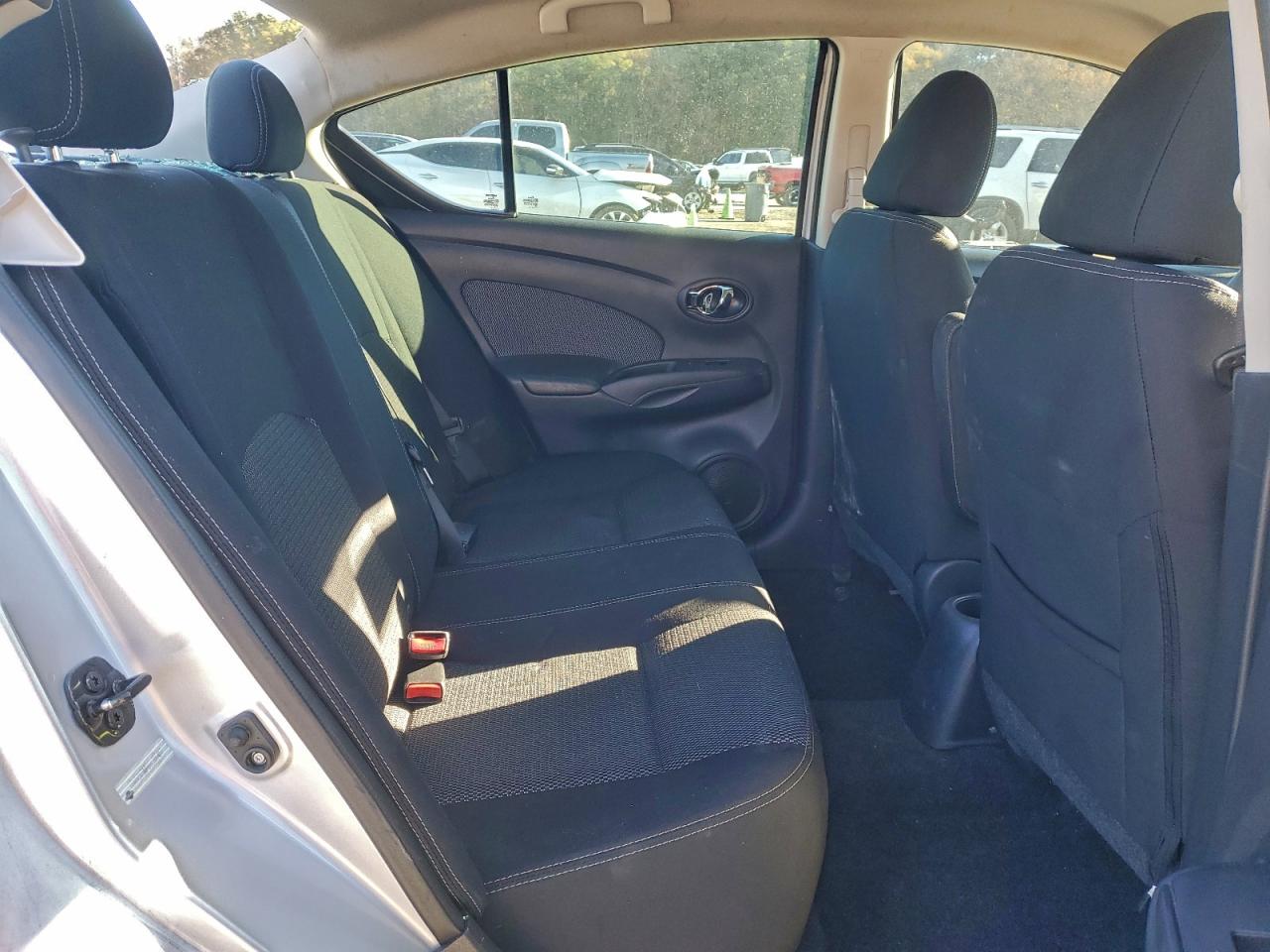 Nissan Versa S Image 7