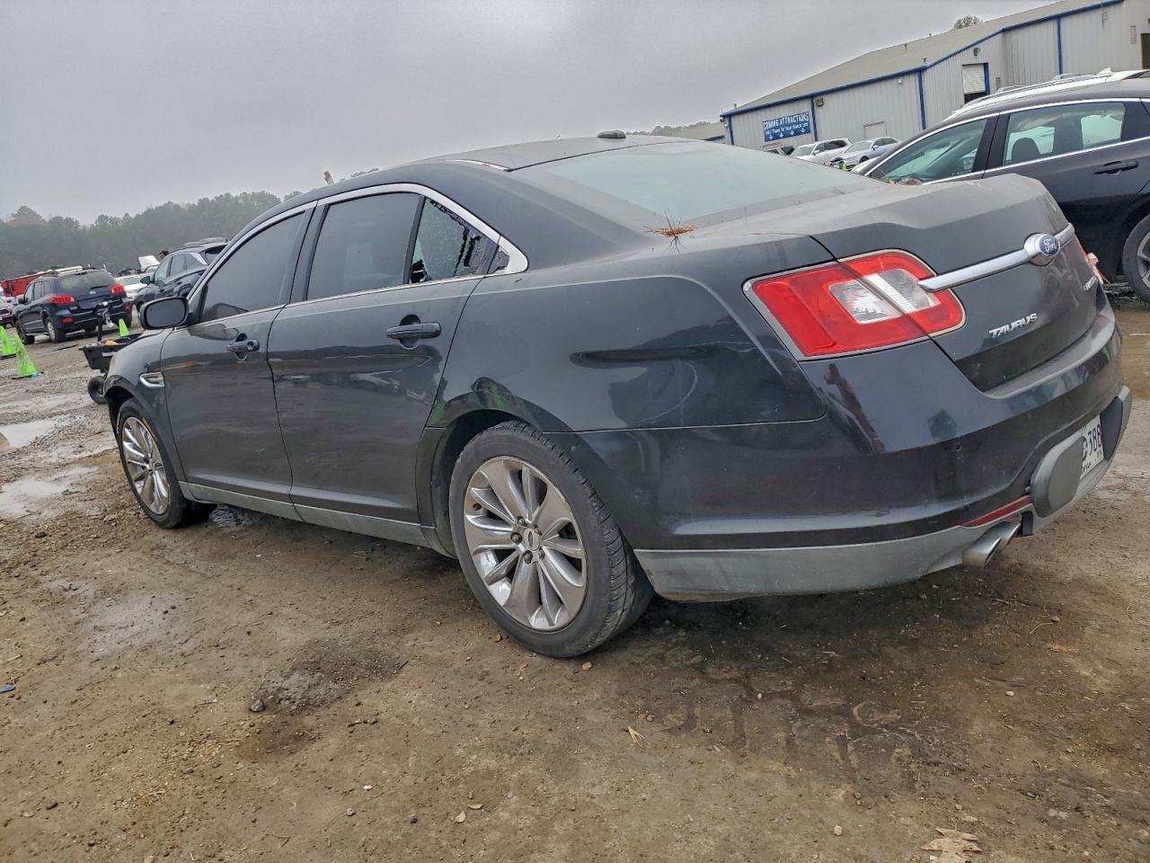 Ford Taurus Limited Image 6