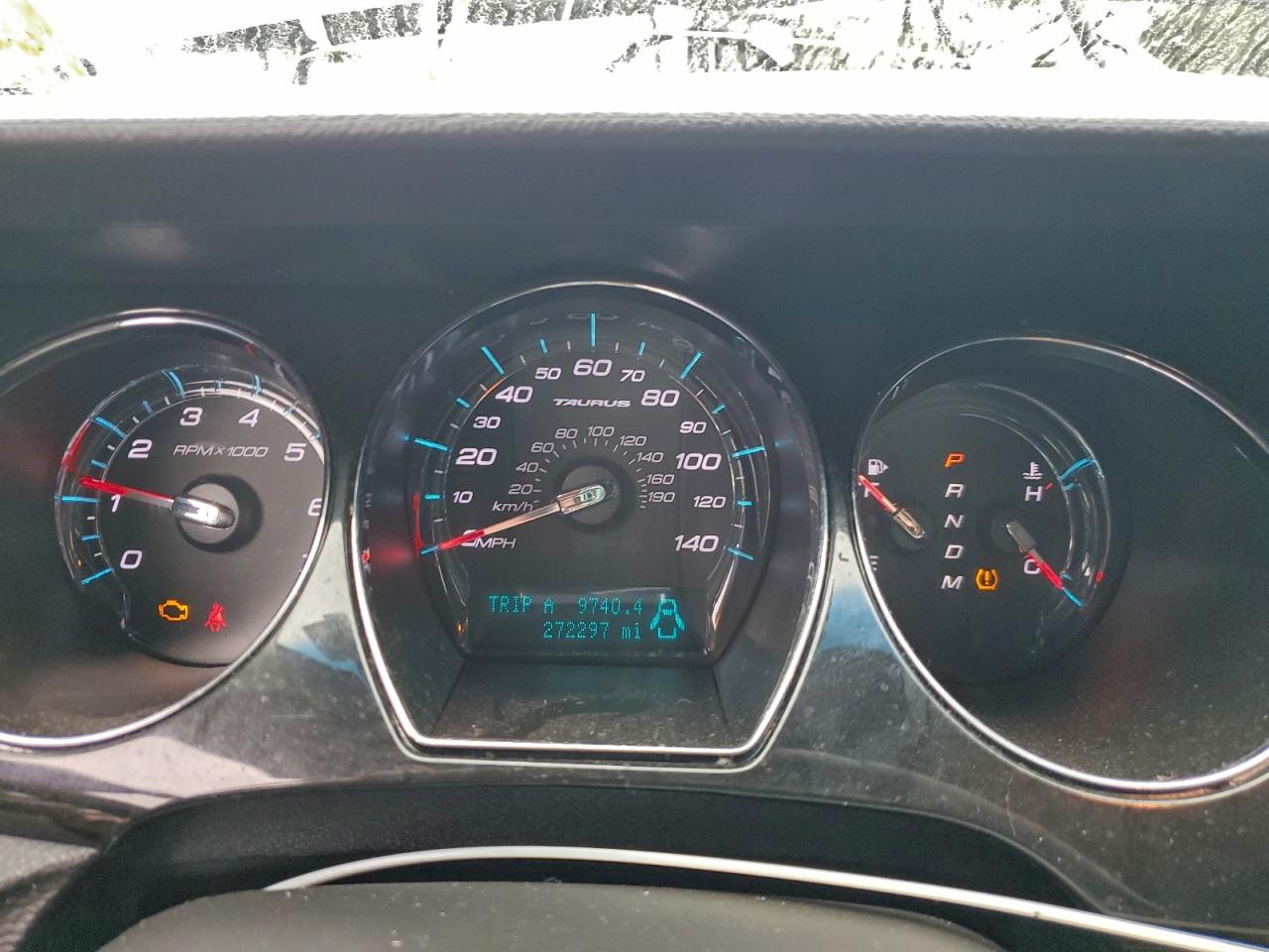 Ford Taurus Limited Image 10