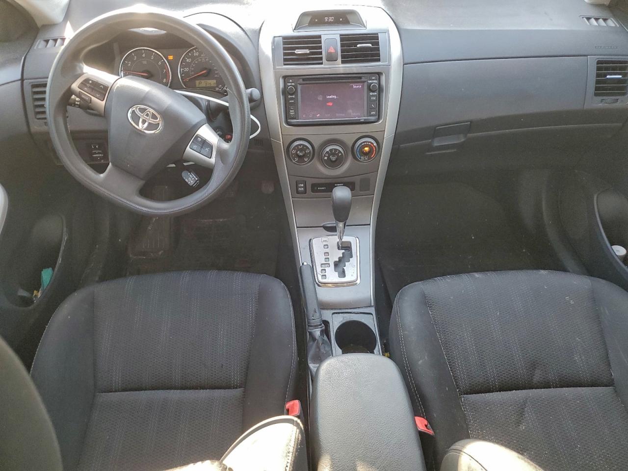 Toyota Corolla Base Image 12