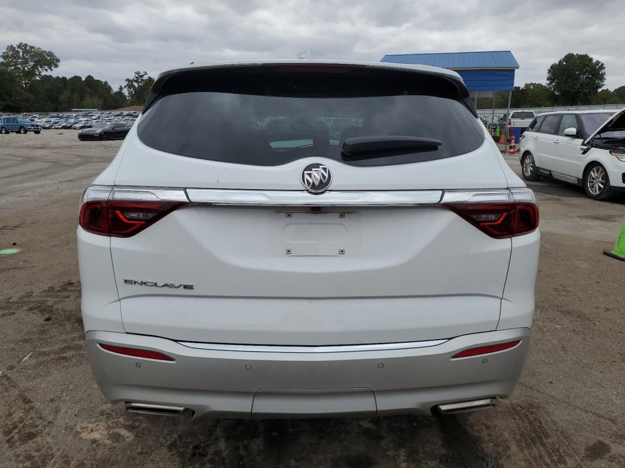 Buick Enclave Essence Image 2