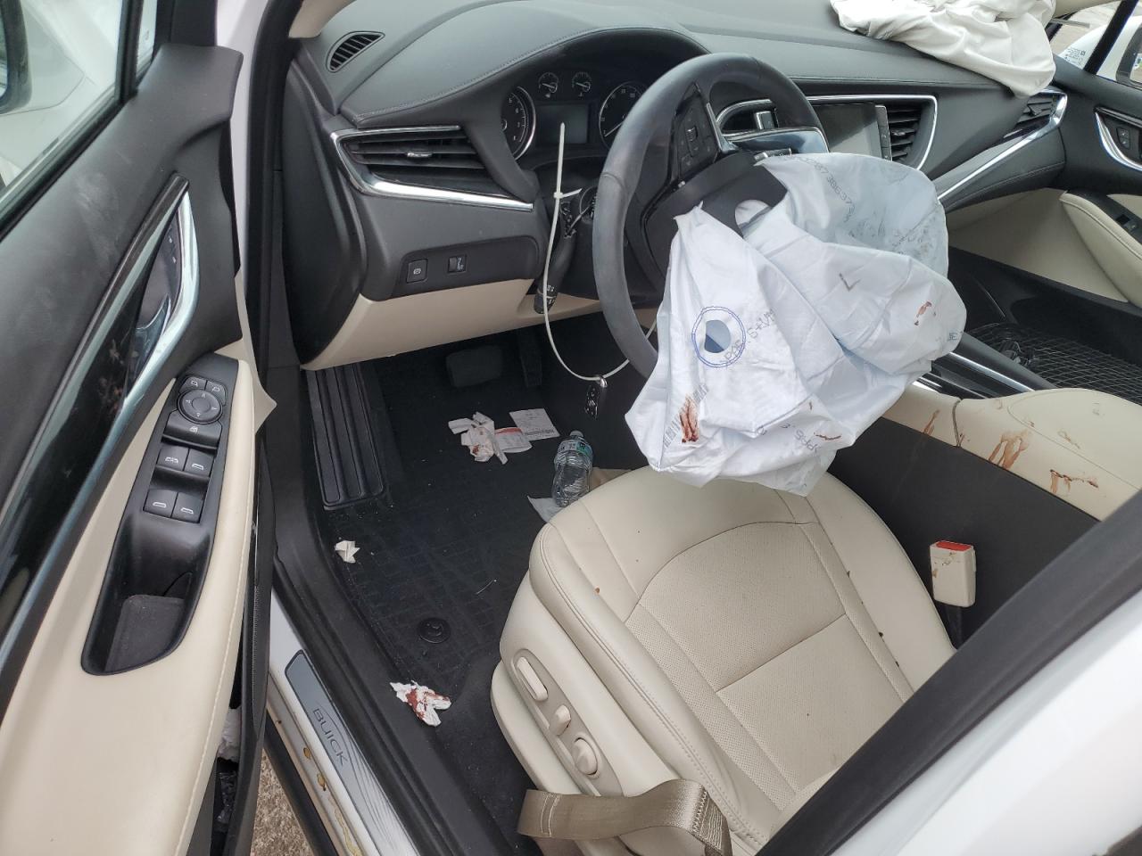 Buick Enclave Essence Image 12