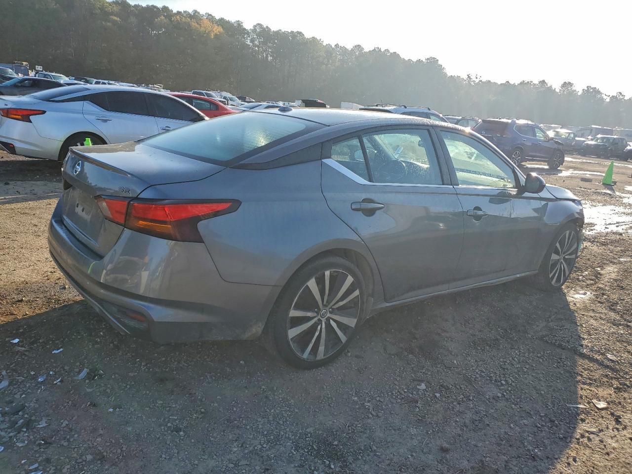 Nissan Altima Sr Image 2