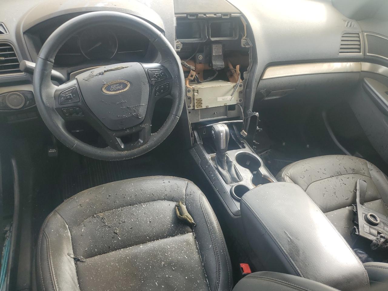 Ford Explorer Xlt Image 8