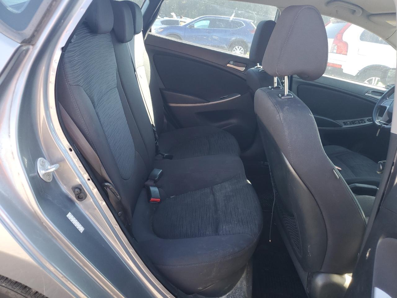 Hyundai ACCENT Se Image 10