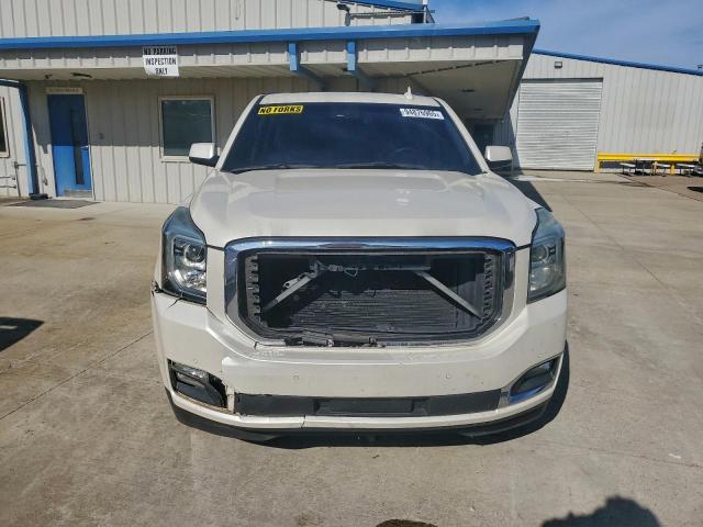 GMC Yukon Denali Image 9