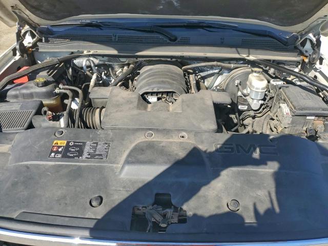 GMC Yukon Denali Image 8