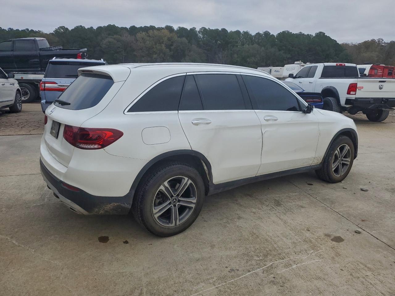 Mercedes-Benz GLC 300 Image 12