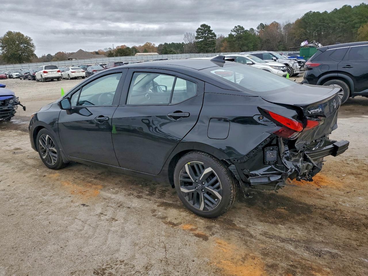Nissan Versa Sr Image 2