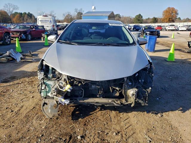 Toyota Corolla L Image 5