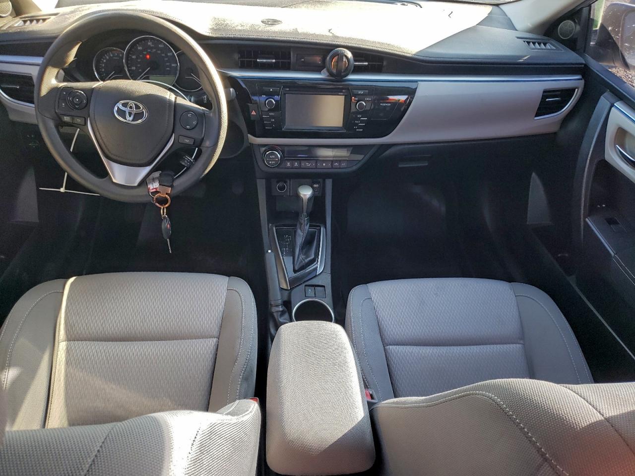 Toyota Corolla L Image 4