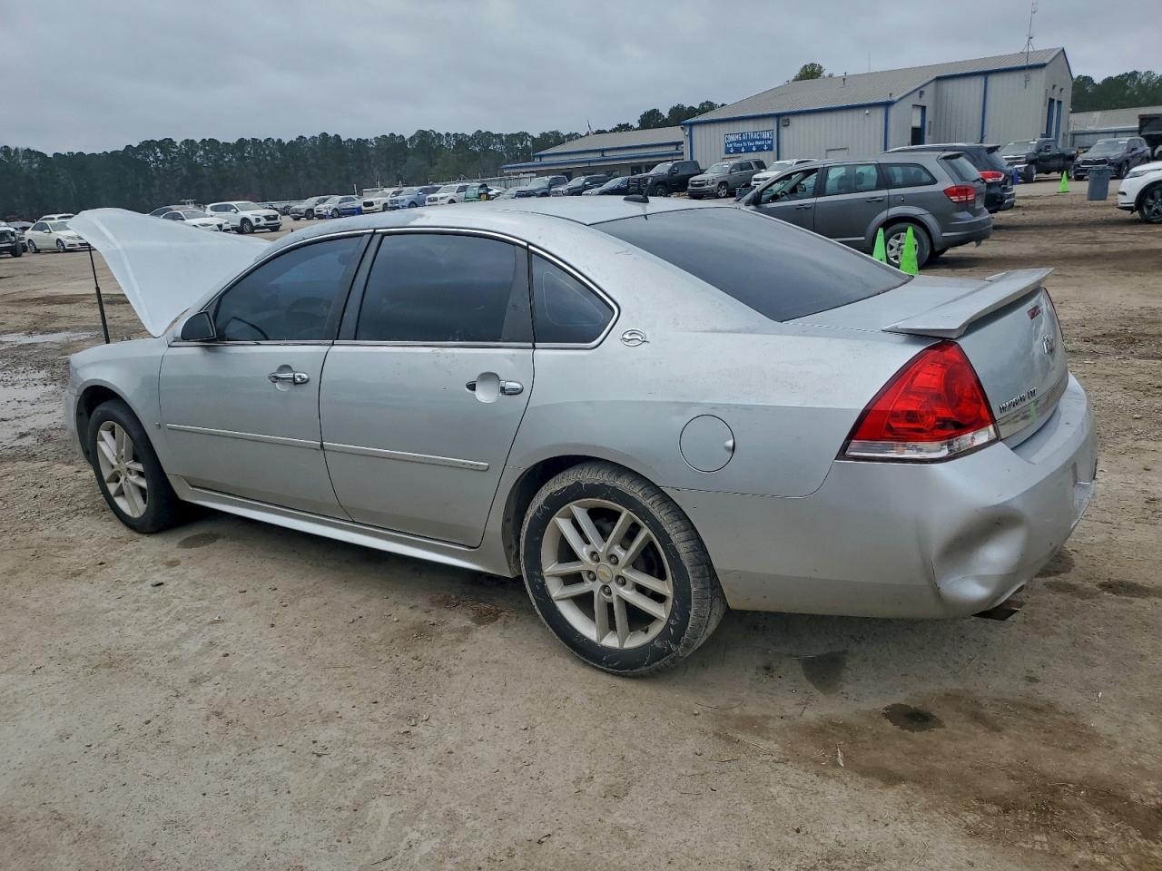 Chevrolet Impala Ltz Image 11