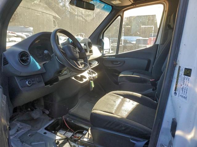 Mercedes-Benz Sprinter 2500 Image 9