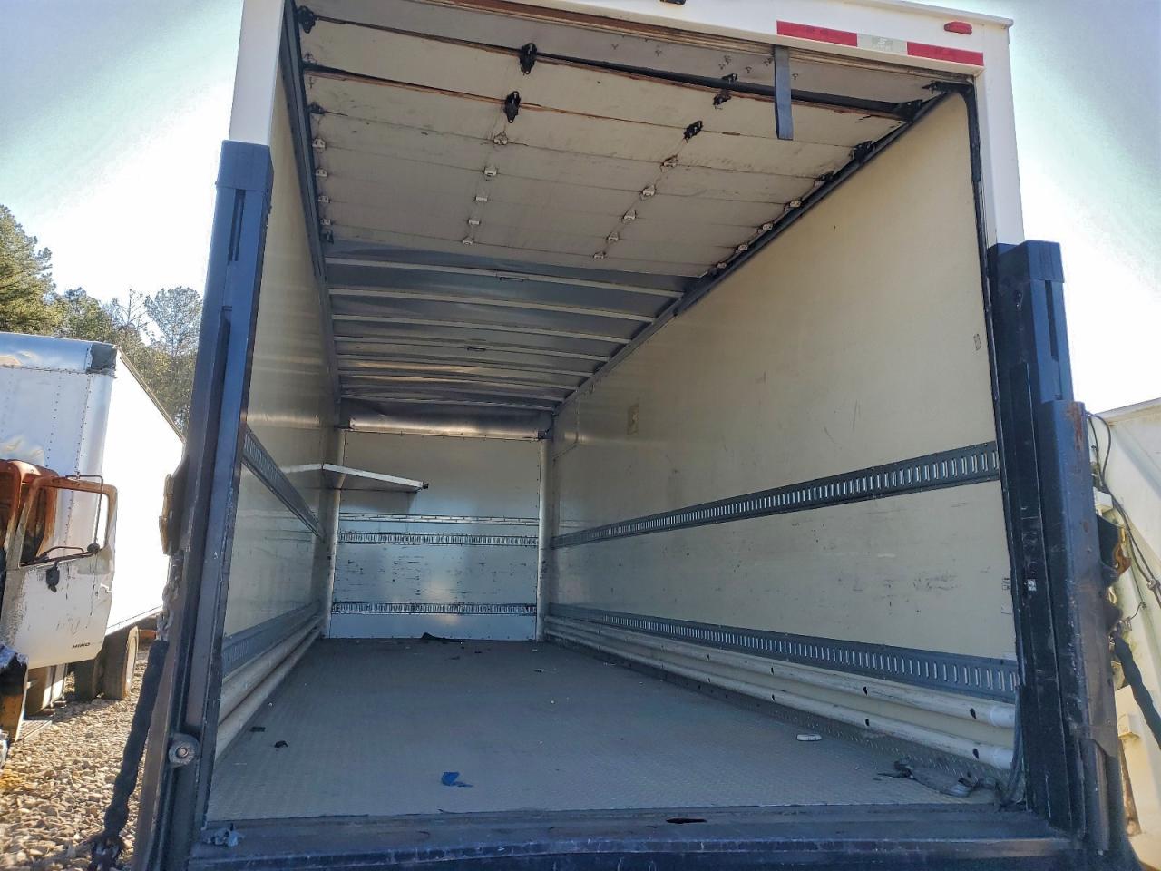 Hino 258 268 Image 9