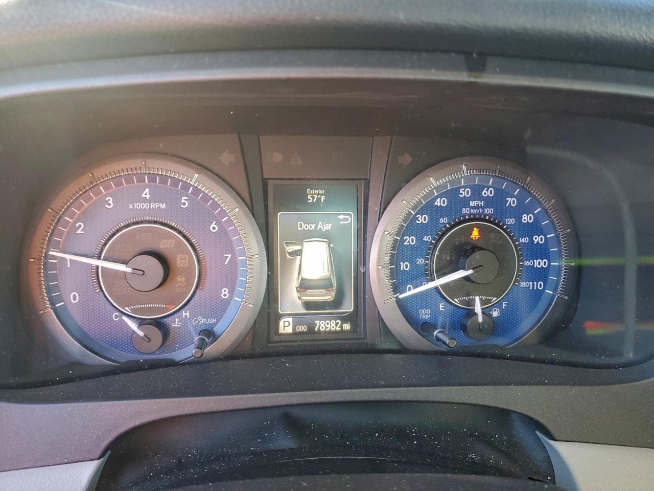 Toyota Sienna Le Image 2