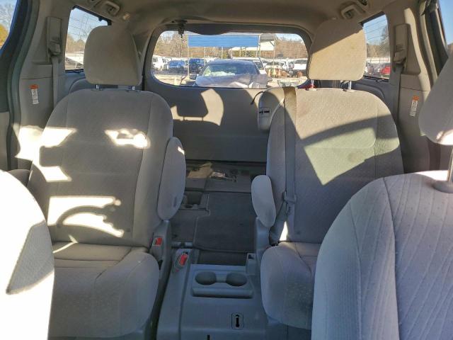 Toyota Sienna Le Image 13