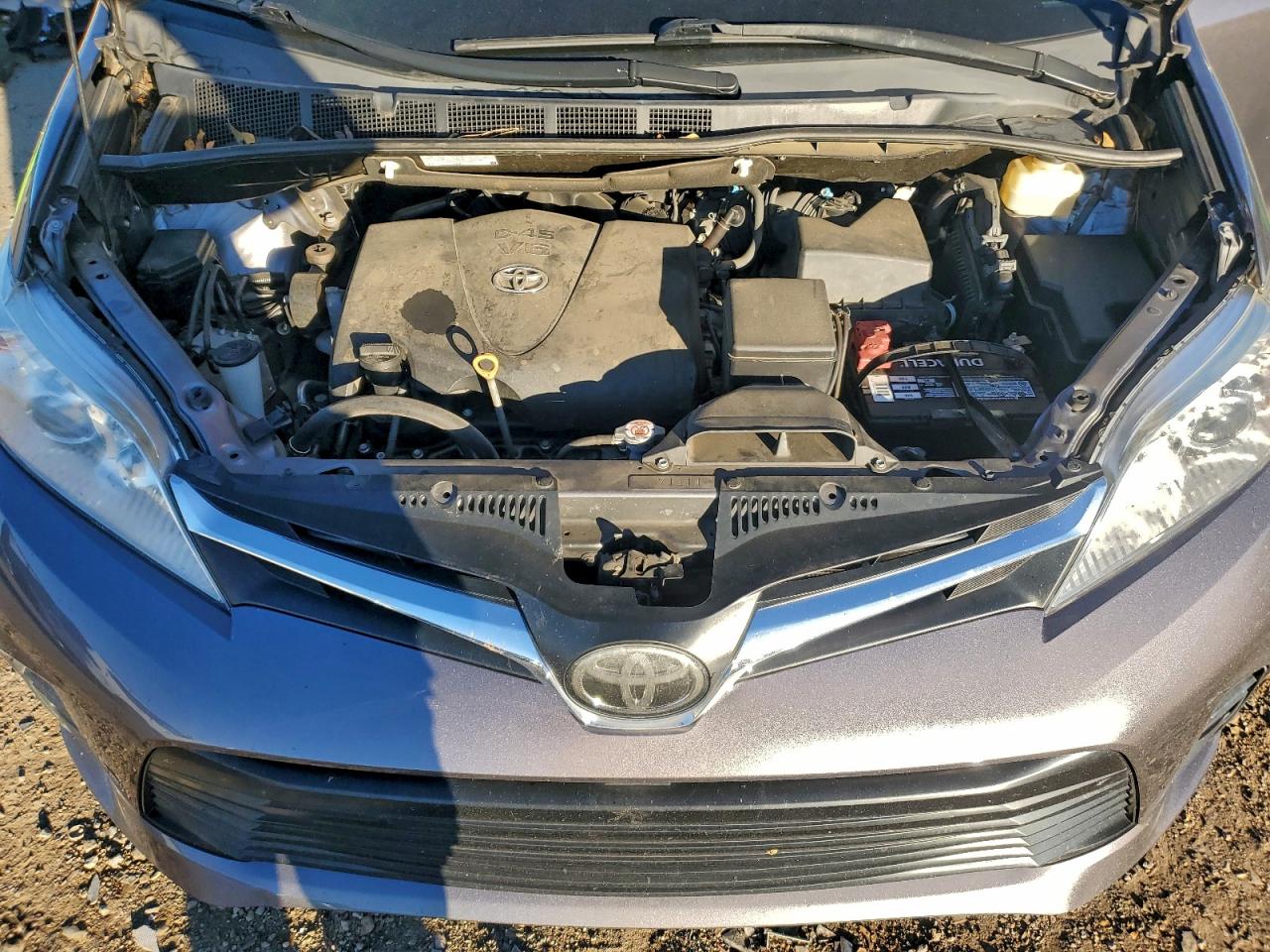 Toyota Sienna Le Image 8