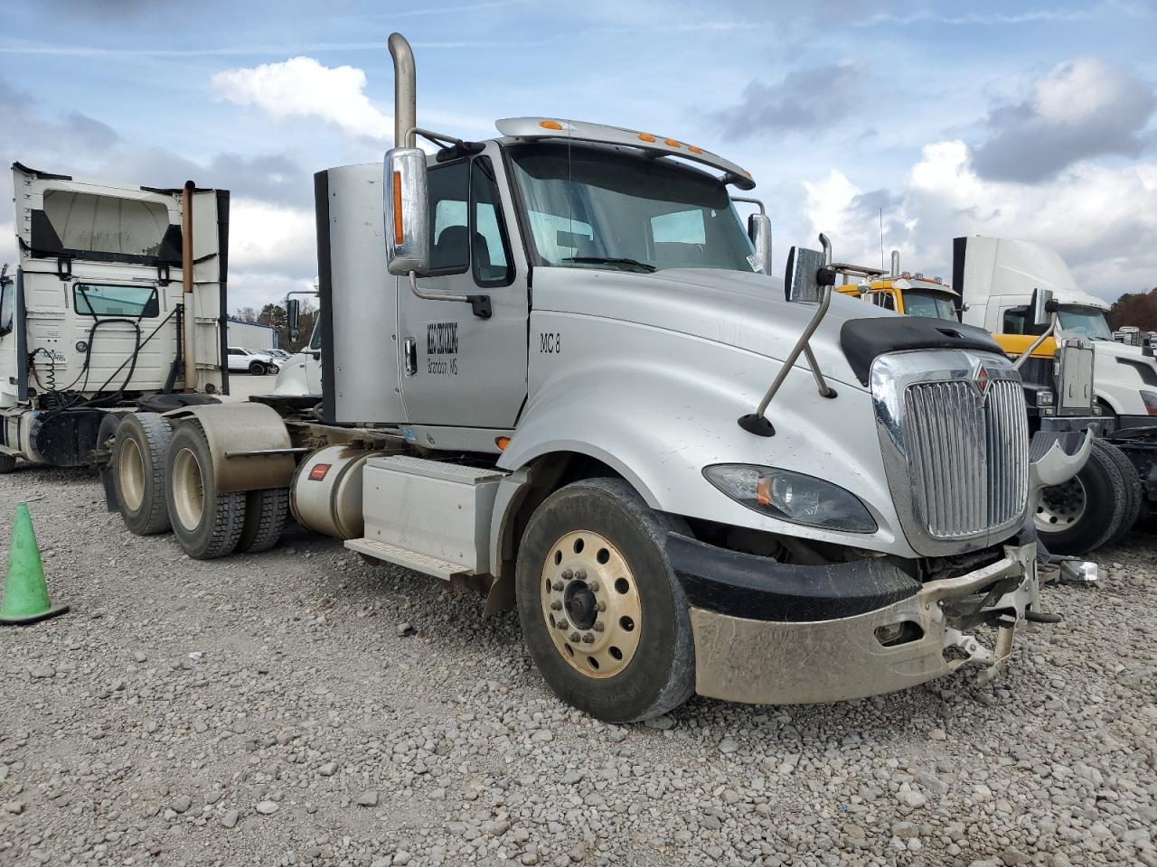 International Prostar Image 7