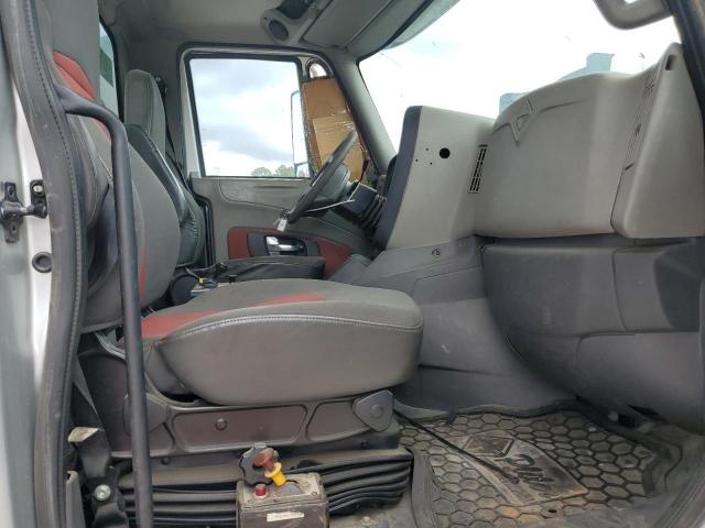 International Prostar Image 8