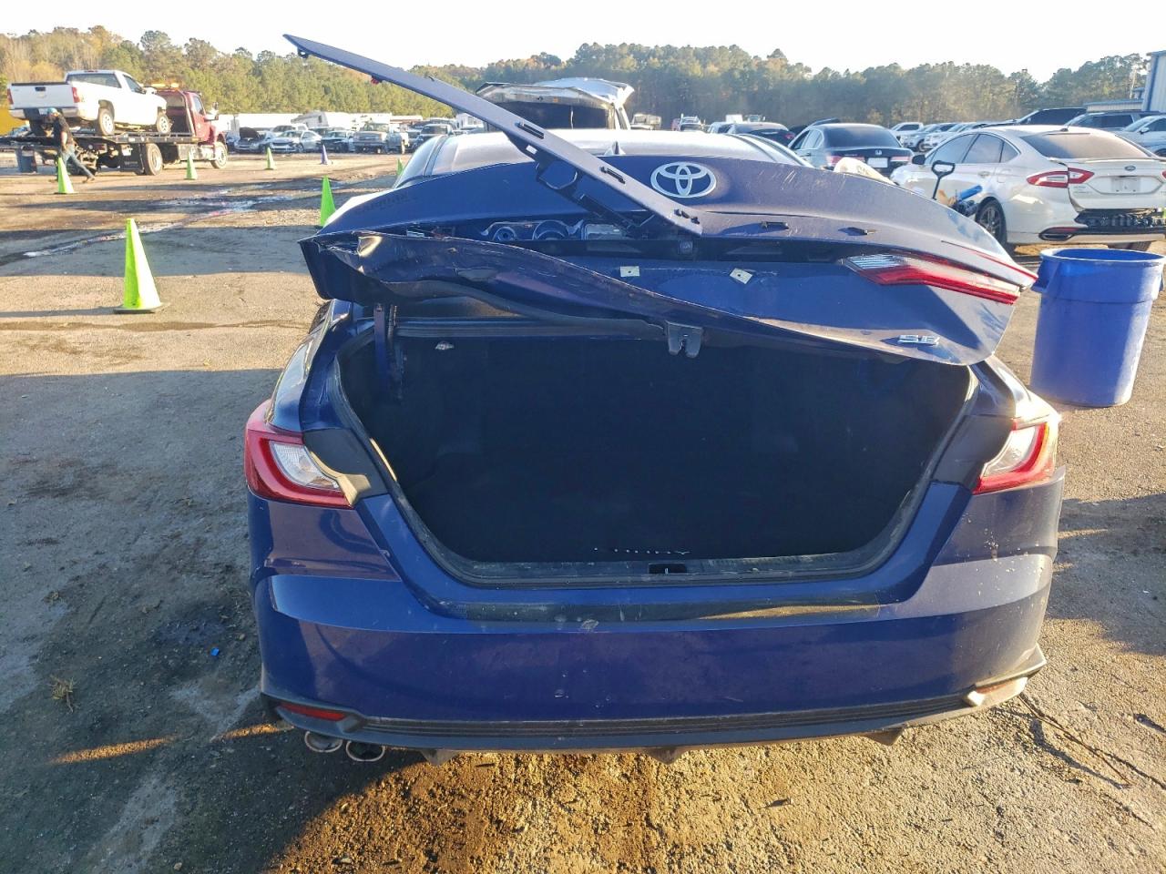 Toyota Camry Xse Image 5