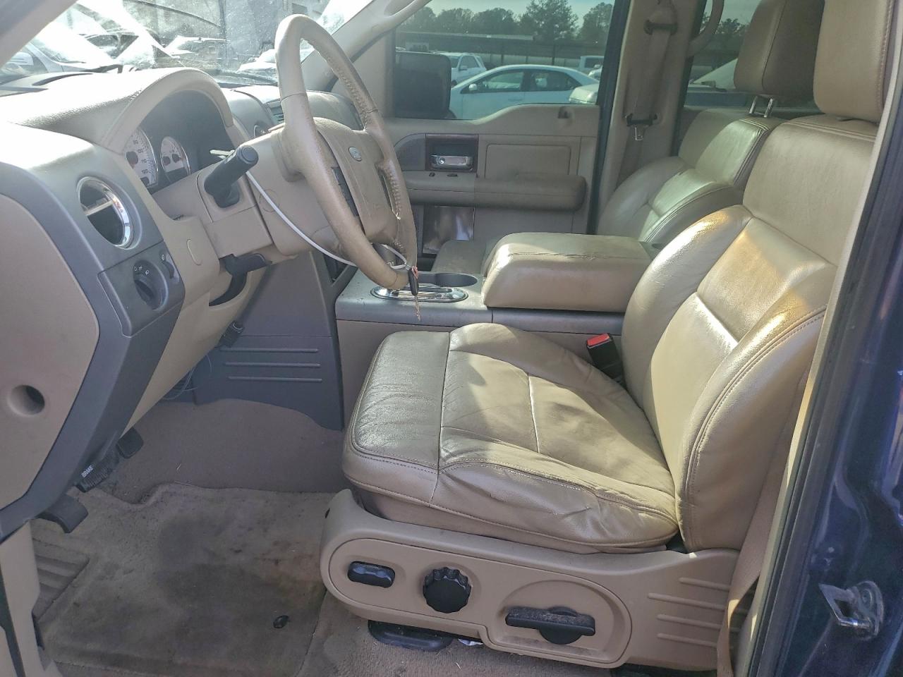 Ford F-150 Supercrew Image 11