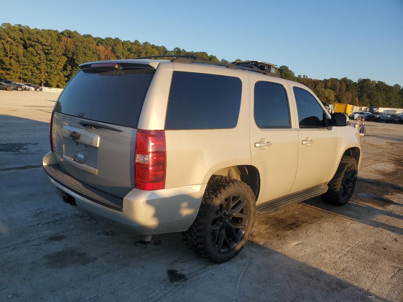 Chevrolet Tahoe K1500 Image 4